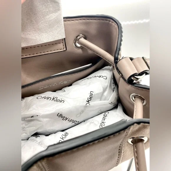 Calvin Klein Faux Leather Bucket Patch Work Bag Crossbody Nude Gabrianna Hobo - Picture 9 of 10